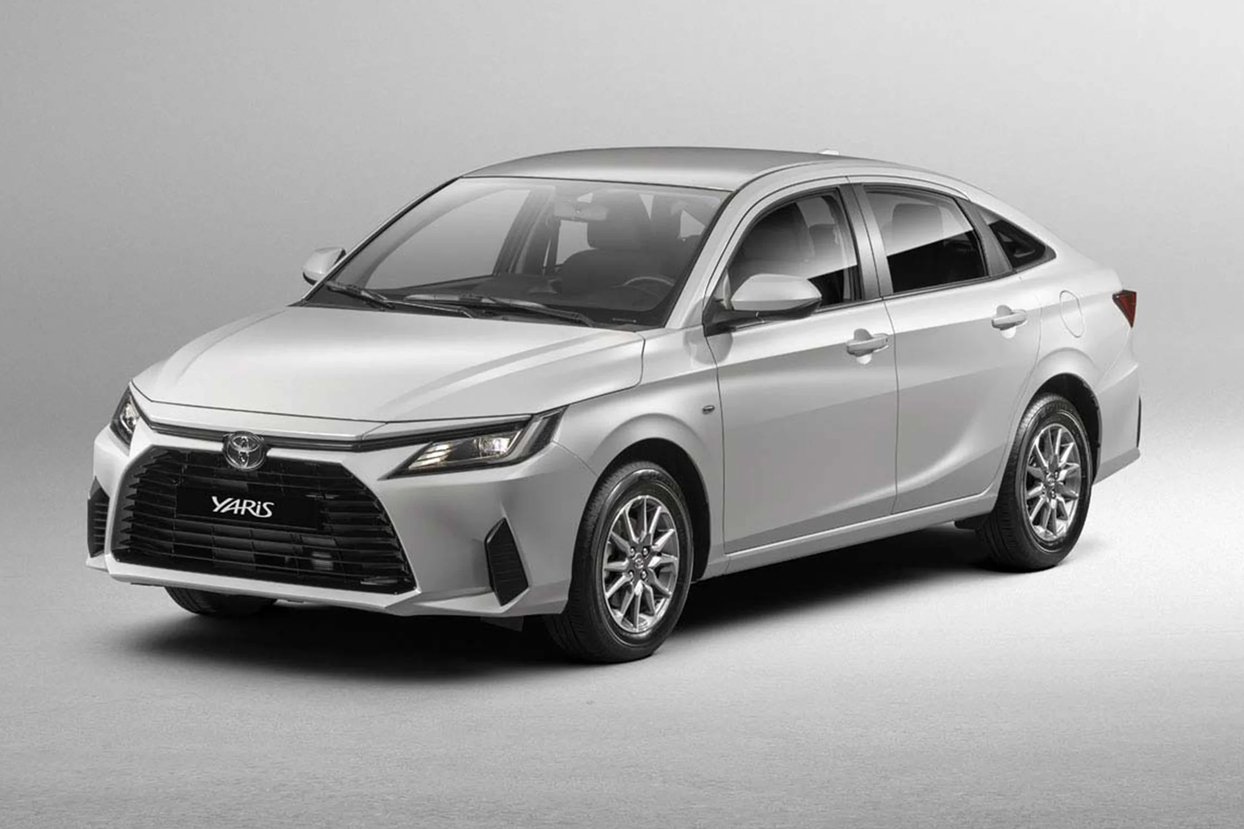تويوتا يارس واي اكس 2026